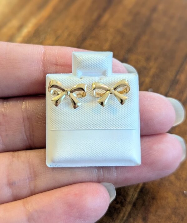 14k Bow Earring