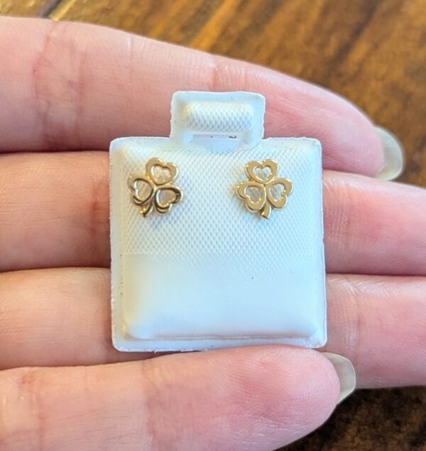 10k Clover Earrings